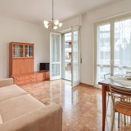 1 Bedroom Amazing In Διαμέρισμα